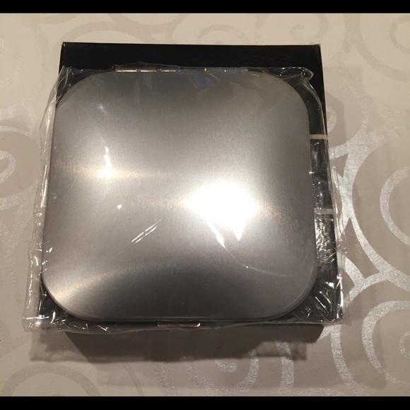 NWT Compact Mirror - Picture 1 of 2